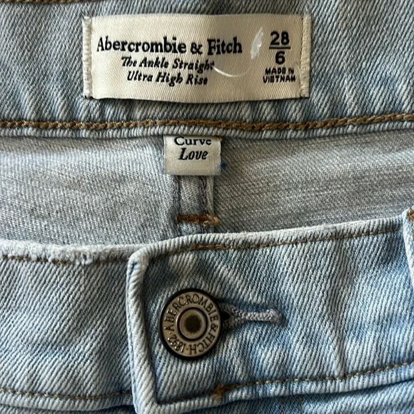 The Ankle Straight Ultra High Rise Abercrombie Jeans - Picture 6 of 9